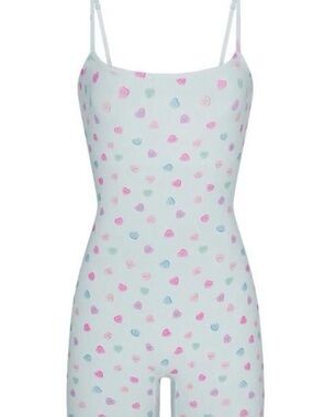 SOFT LOUNGE
SCOOP ONESIE STYLE:
OS-SRT-5194W
COLOR: CLOUD CANDY HEART PRINT